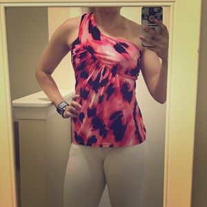 Cache Asymmetrical Top